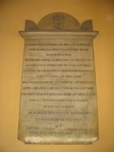 Lapide che ricorda alcuni membri della famiglia Beretta della Torre