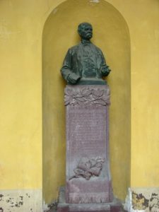 Monumento di Giovanni Cantoni